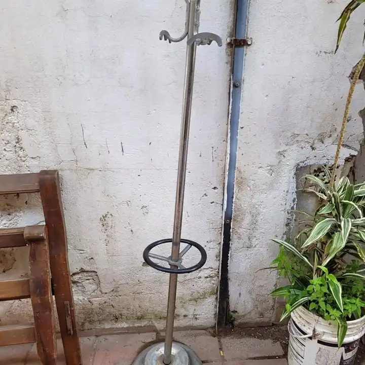Perchero art deco con averia