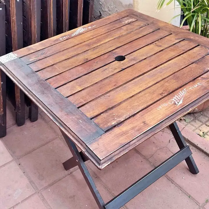 8 Mesas de bar café restaurante 80x80 plegables tipo Quilmes