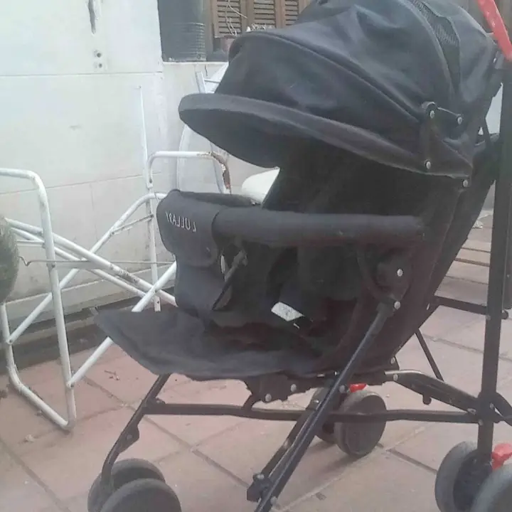Carro plegable de bebe sano