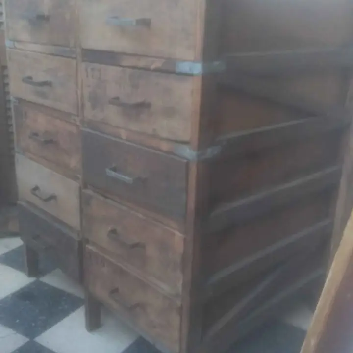 Mueble de ferretería antigua madera