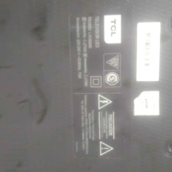 Tv led pantalla rota liquido anda prende