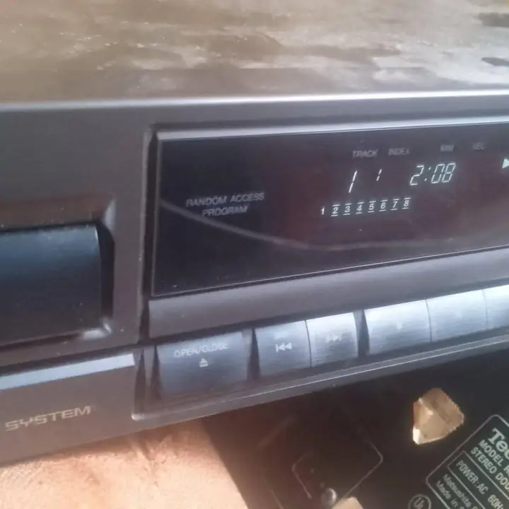 Compactera technics anda todo bien