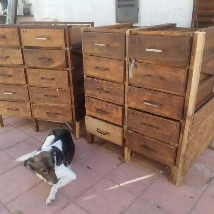 Cajonera antigua de roble con cajones de 60x40