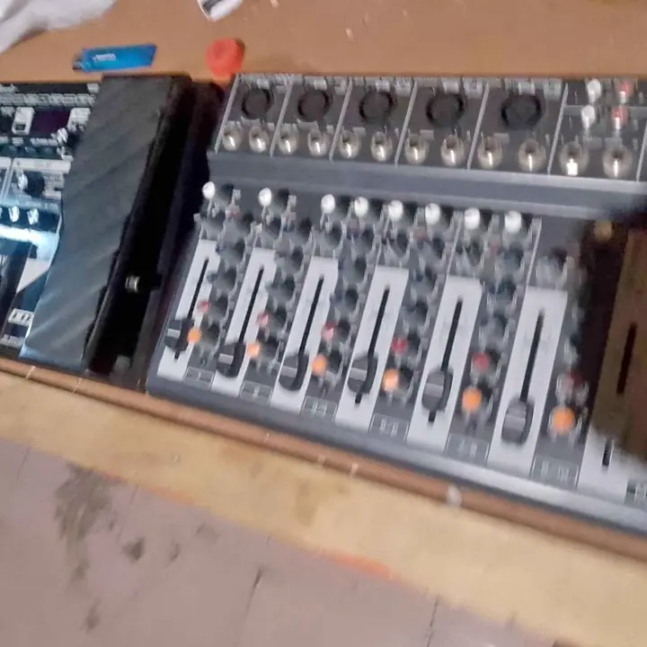 Consola beringer xenix liquido