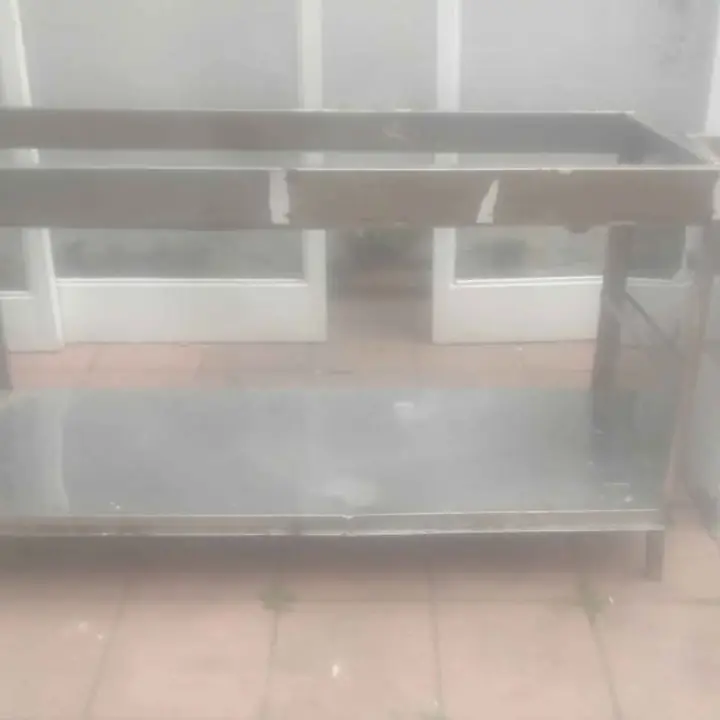 Mesa de acero inoxidable sin tapa