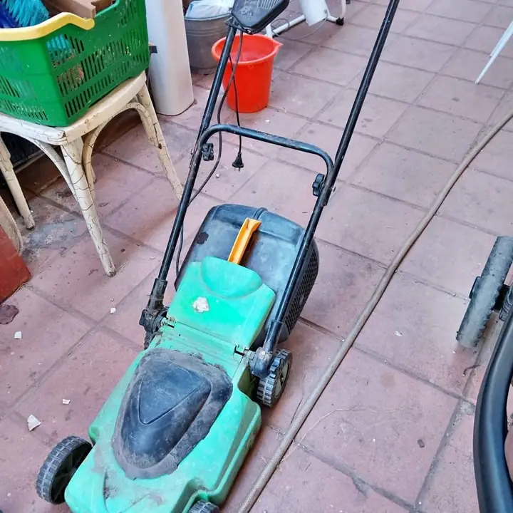 Máquina de cortar pasto y ventilador
