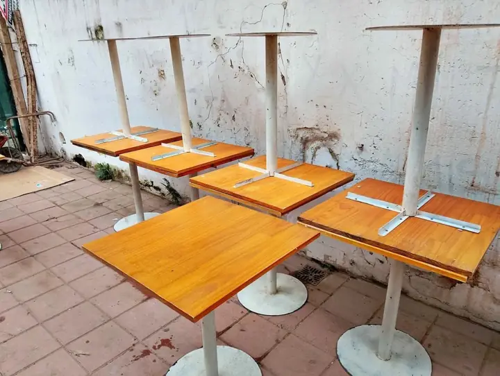 Mesas de bar de 70x70 madera mazisa