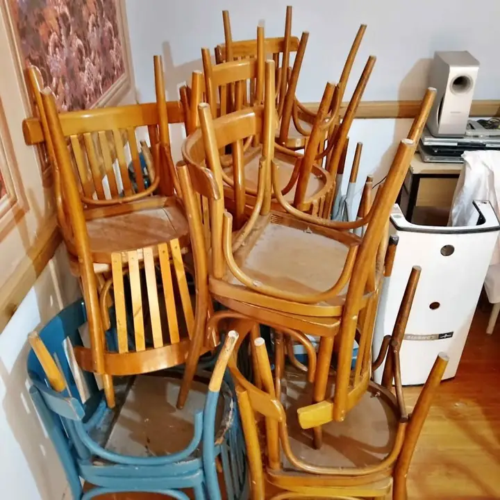 26 Sillas originales Thonet bar