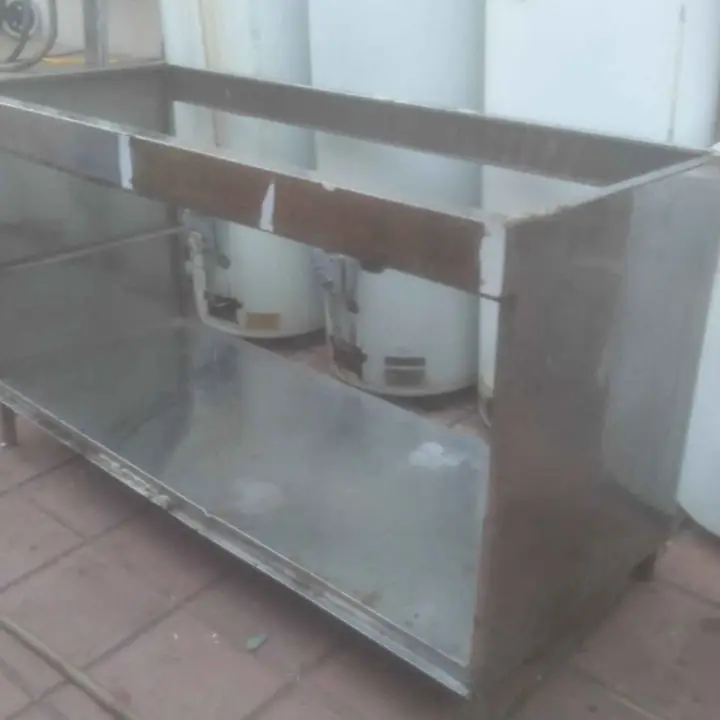 2 Mesas de acero inoxidable sin tapa