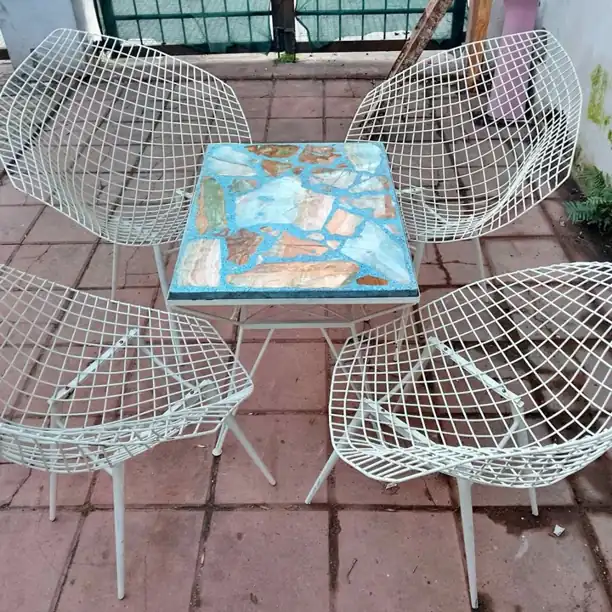 Juego de sillones bertoia diamond y mesa