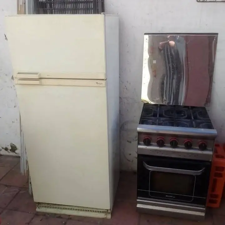 Cocina industrial merelli anda y heladera Whirlpool anda todo