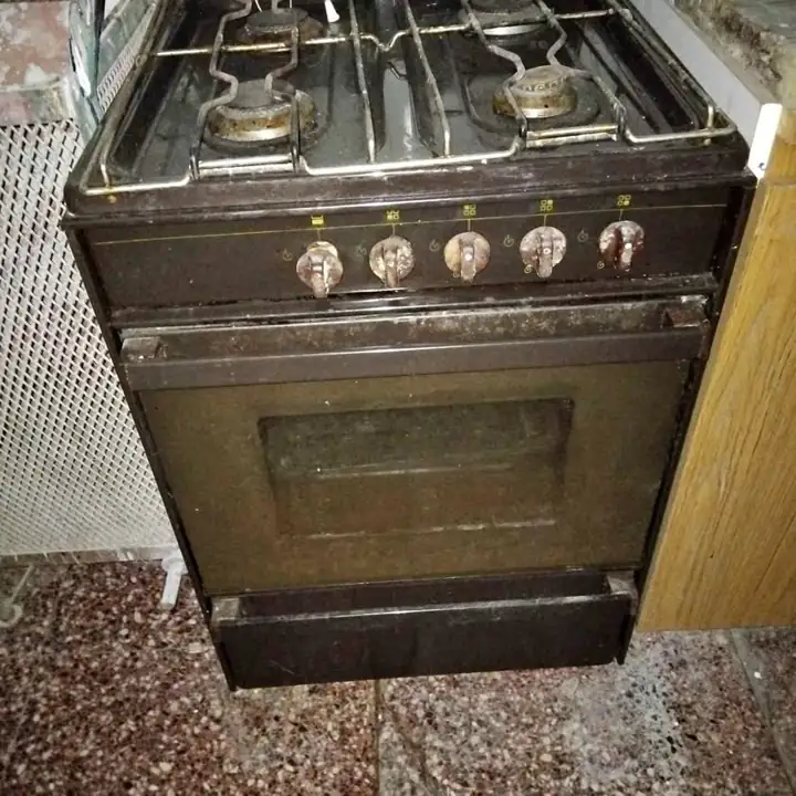Vendo cocina usada en buen estado funcionando bien zona de quilmes