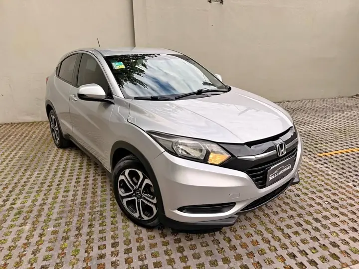 Honda Hrv LX con cuero 2015