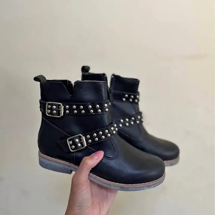 Liquido botas de nena negras