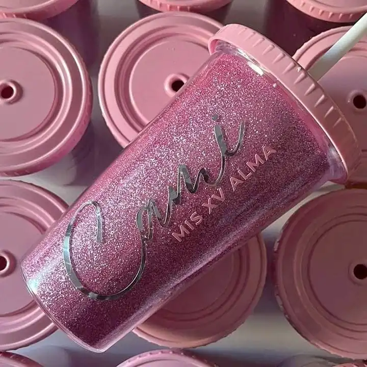 Vasos glitter con tapa y sorbete – personalizados