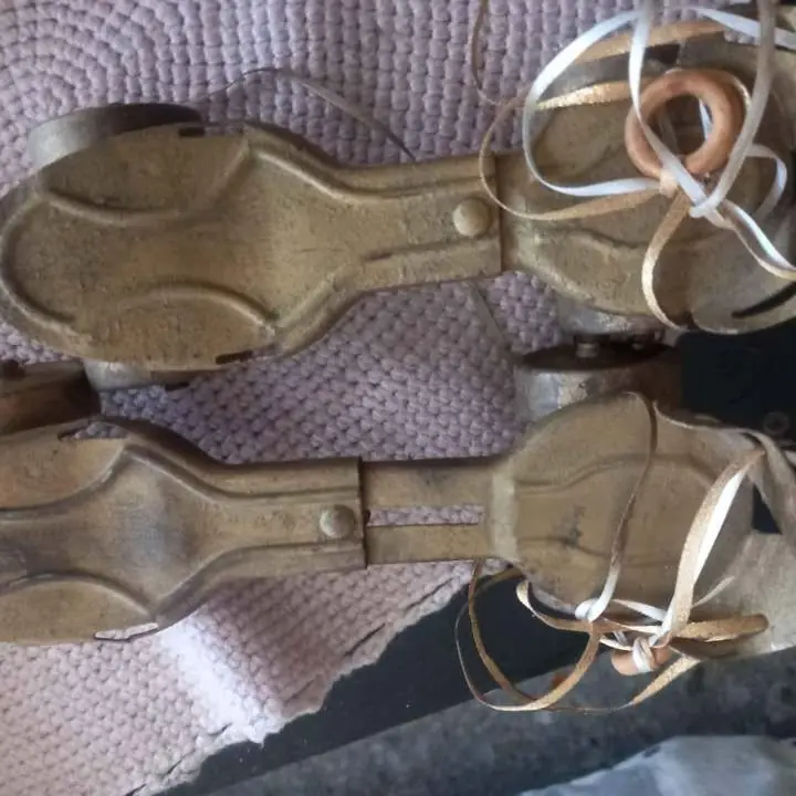 Vendo patines antiguos del siglo 19