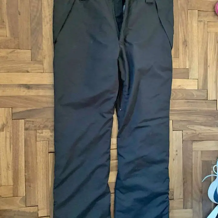 Vendo pantalón térmico ideal para moto o Ski talle L