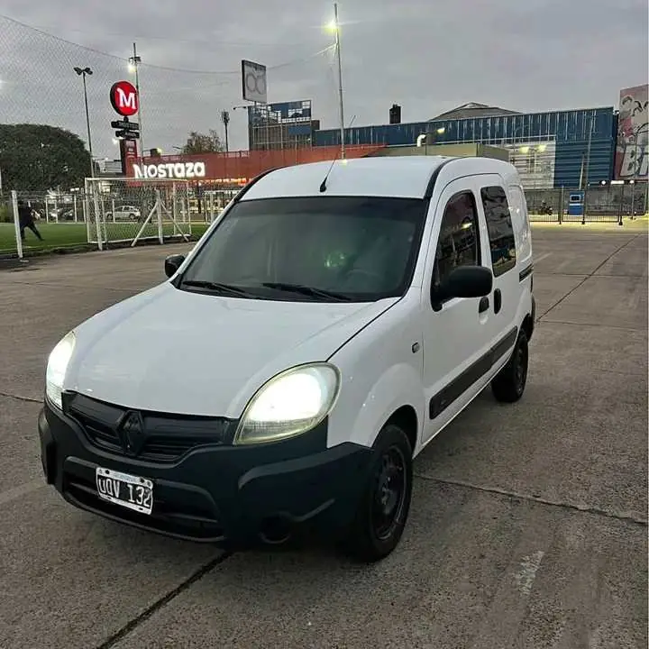 Kangoo 2015 Confort Nafta 1.6 16v 150.000km