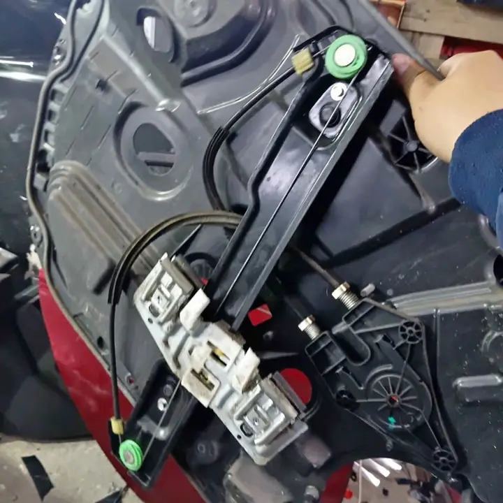 Motor con levanta vidrios Ford fiesta kinetic trasero derecho tambien tengo el delantero derecho