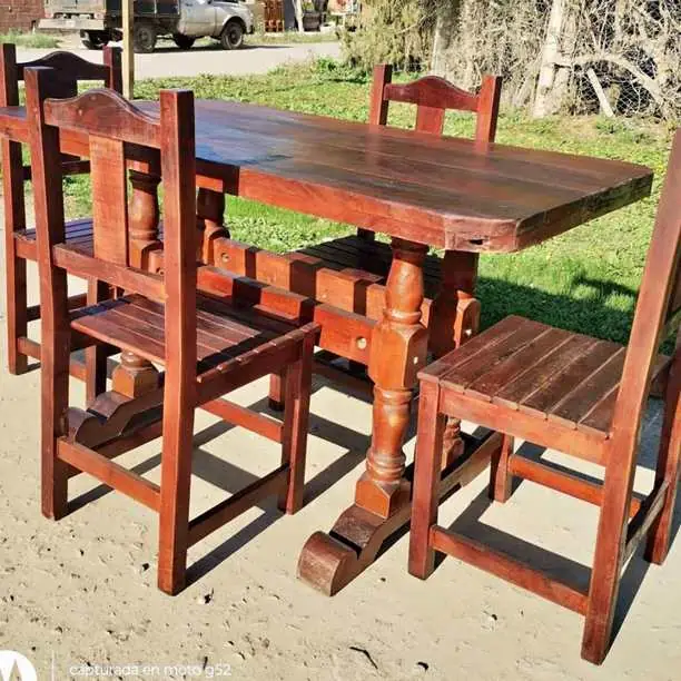Vendo juego de comedor todo algarrobo macizo!muy buen estado! todo bien firme! Mesa de 1,40 + 4