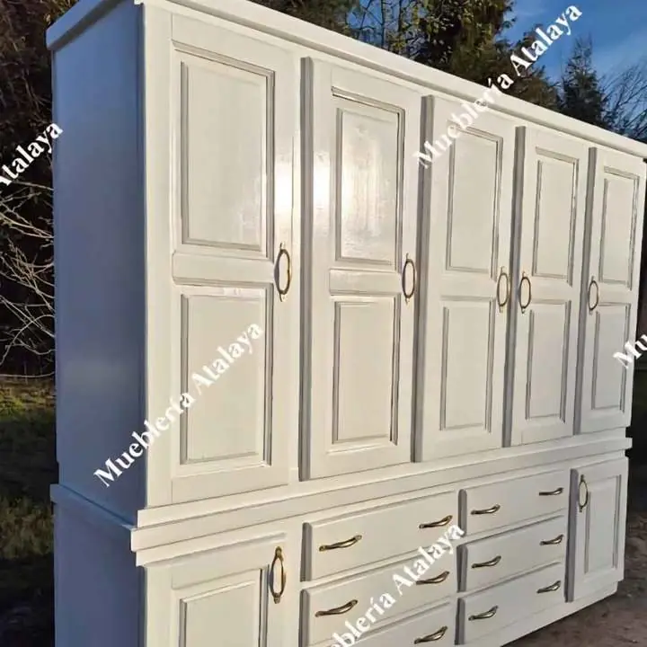 Oferta Ropero macizo Pintado el interior 2,00 x 1 75 Abonas al recibir Envíos a d