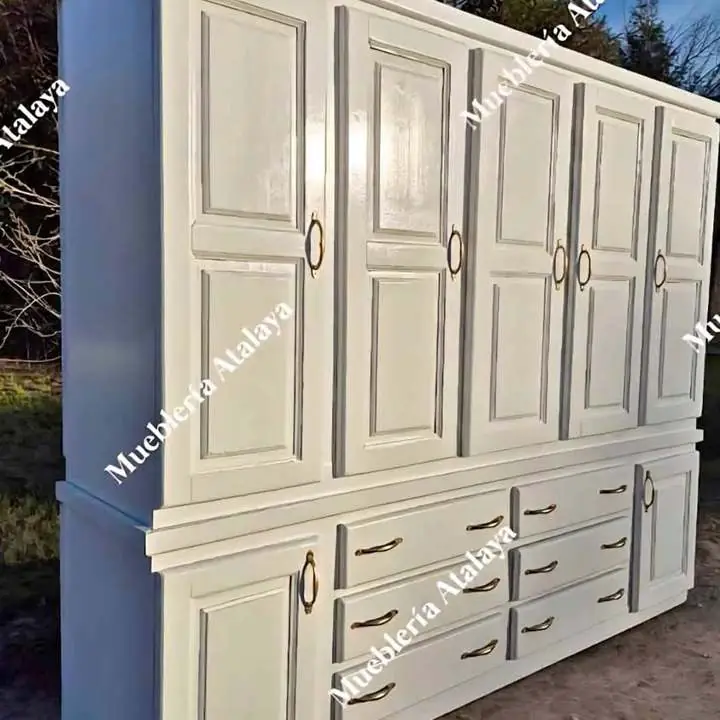 Disponible entrega inmediata Ropero macizo enterizo, 2mts de ancho, pintado por dentro OFERTA $330