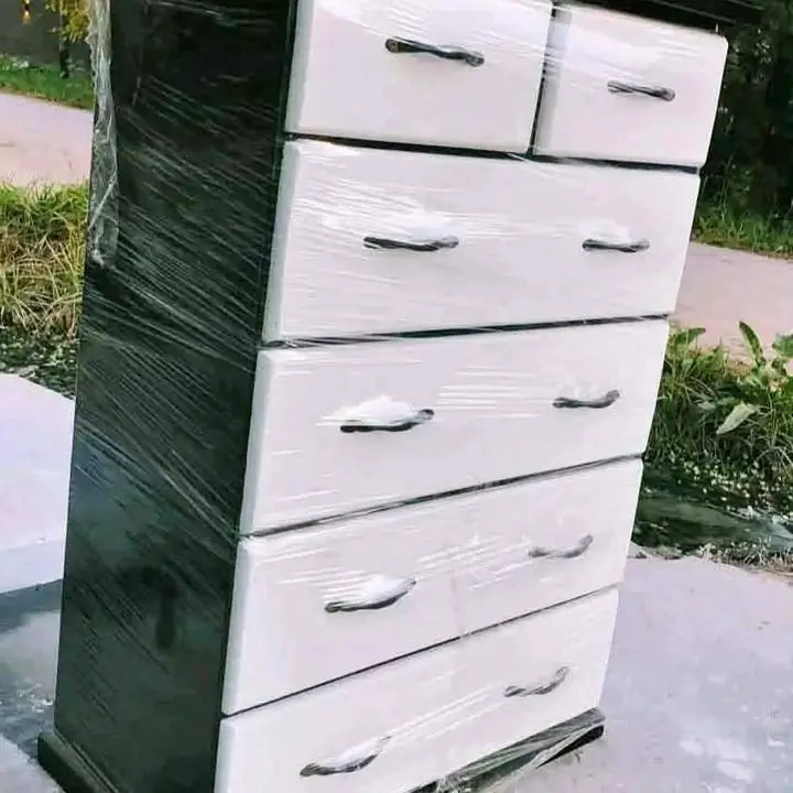 Ropero de 2 puertas + 1 cajonera + una mesita de luz todo el combo completo pintado al detalle y al