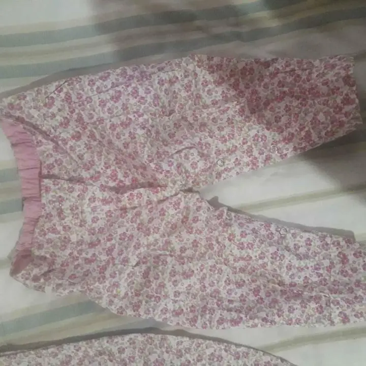 Pantalón tipo bombacha para bebés