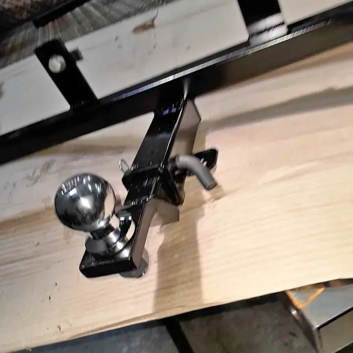 Somo fabricante de Enganches para trailer hacemos envío listo para instalar con los bulones completo