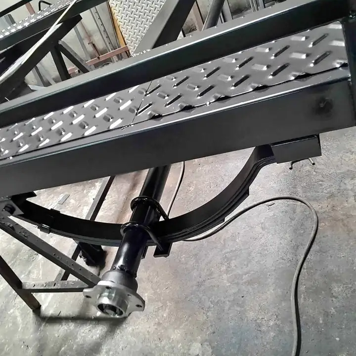 Vendo trailer super bajo !2 x1.30 con cubiertas instalación eléctrica incluida!