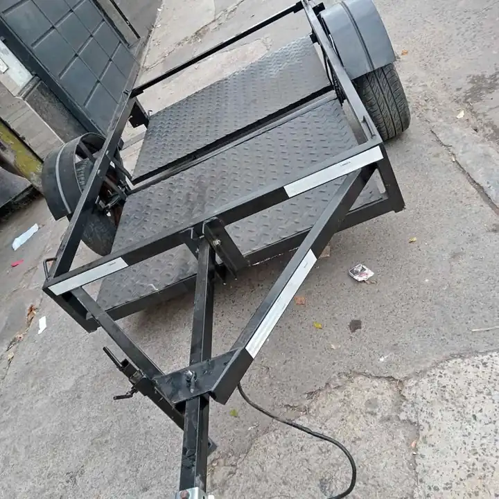 Vendo trailer super bajo con instalacion electrica incluida cubiertas nueva!