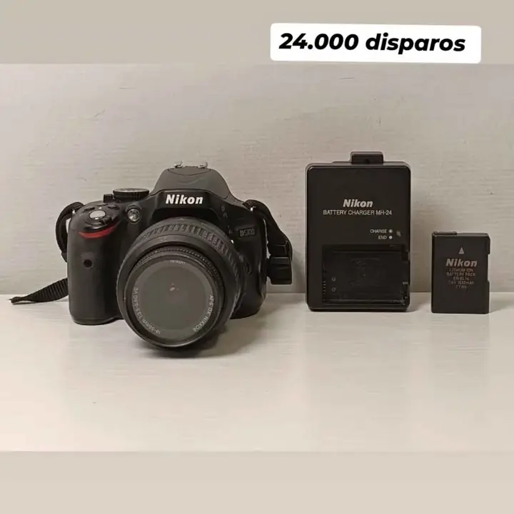 CAMARA Nikon - D5100 mas kit 18-55MM con bateria, cargador, memoria