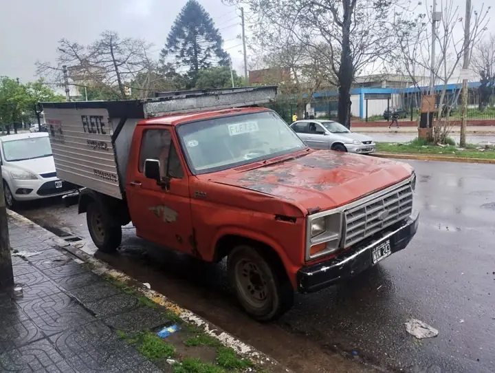 Ford F-100