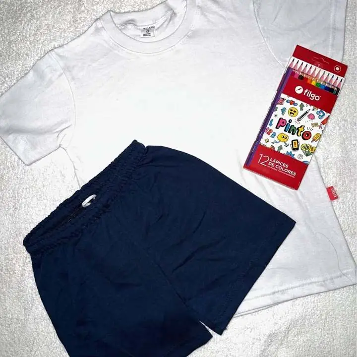 Ultimos conjuntos escolares + caja de lapices de colores de regalo!