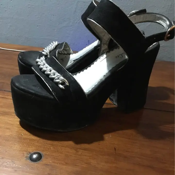Zapatos 38 con vestido talle 2