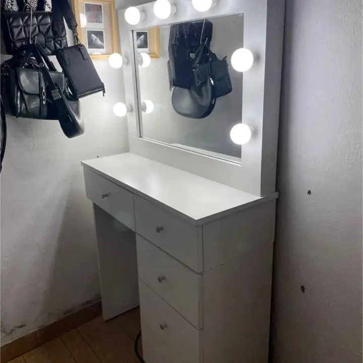 Maquillador hollywood, maquillador con luces