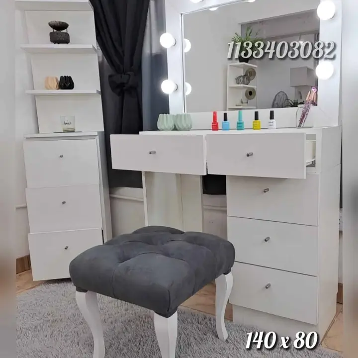Maquilladores. abonas en el momento de la entrega