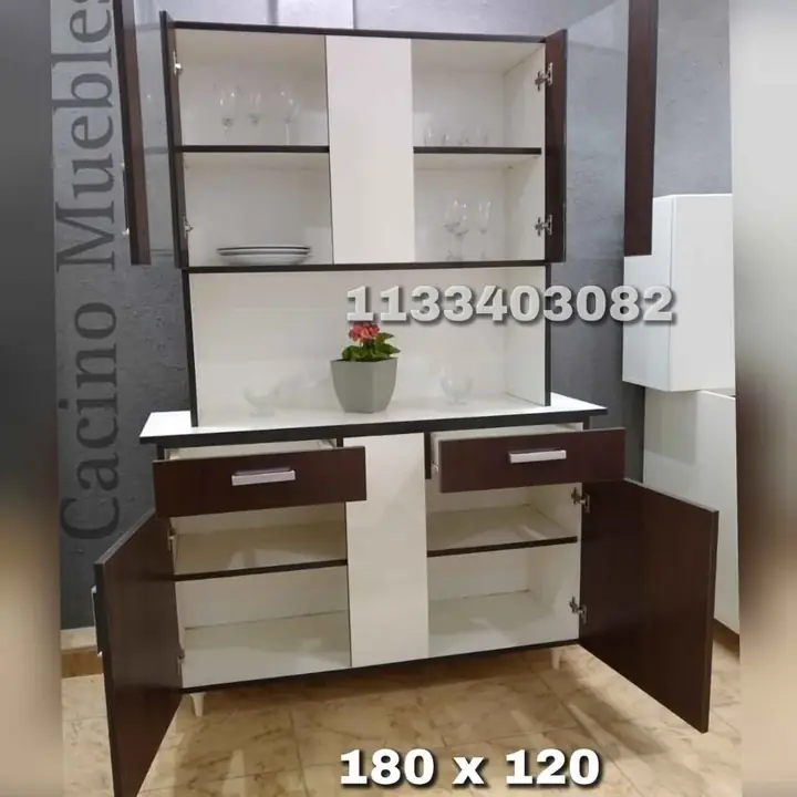 Organizador y vajilleros. Abonas en el momento de la entrega