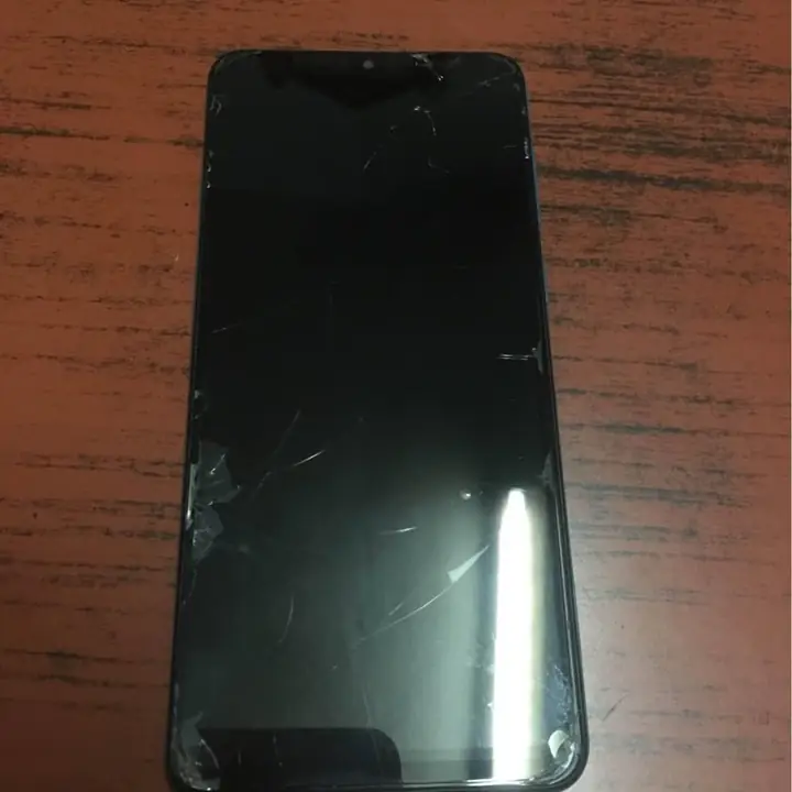 Vendo Samsung A02 (pantalla astillada pero andando)