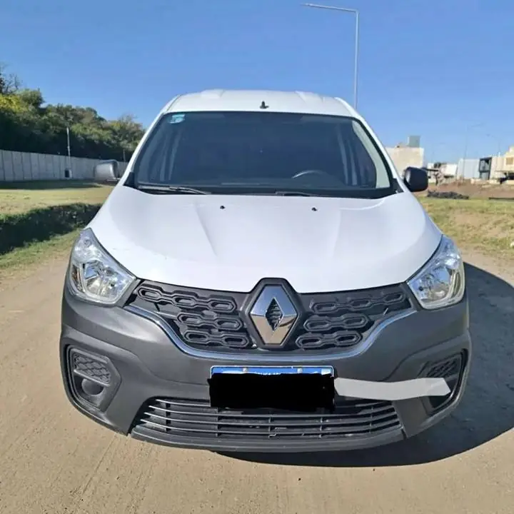 Vendo o permuto, Renault Kangoo Ii Express Confort 1.6 Sce. 30000 km. 2024. Tomo vehículo USADO