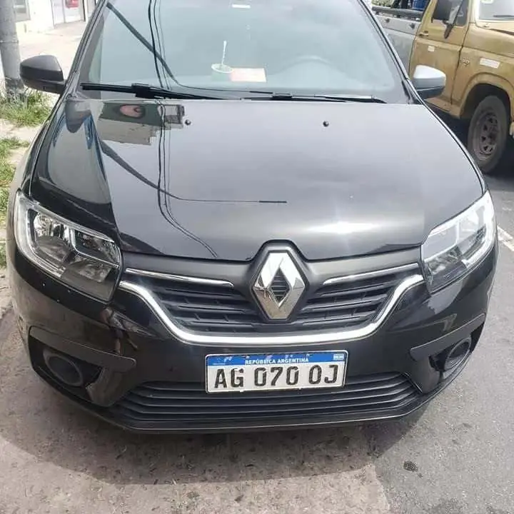 Renault Logan 1.6 16v Life. 2023