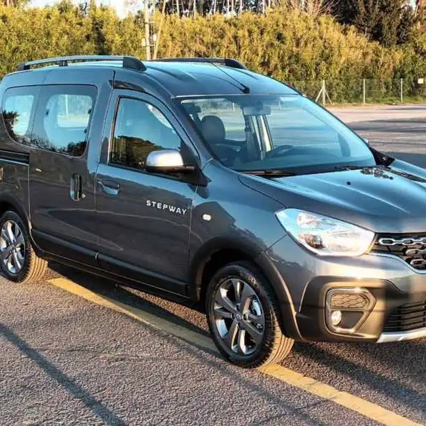 Vendo o permuto, Kangoo Ii 1.6 Sce Stepway 2025. usado como nuevo! tomo usado!