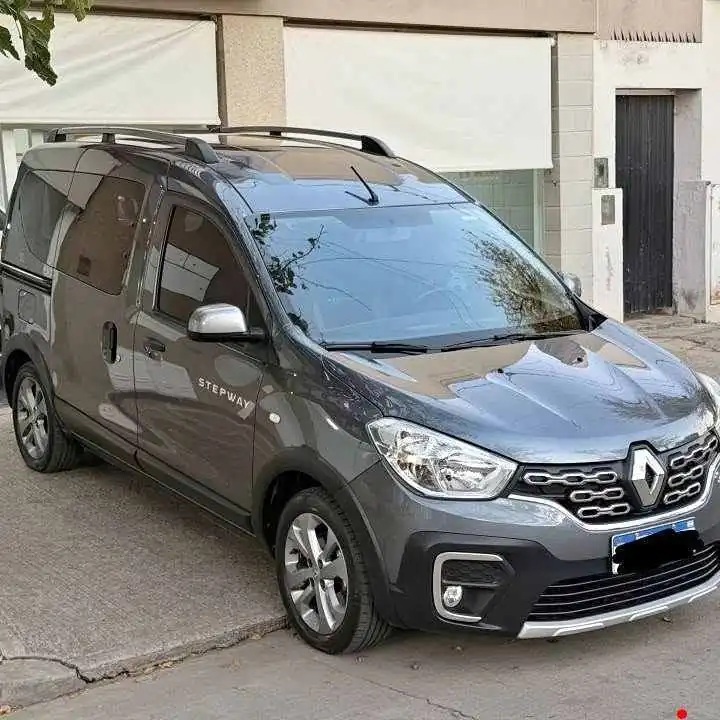 Vendo o permuto, Renault Kangoo 1.5 Dci Stepway. 36000 km. 2023. Tomo vehículo USADO