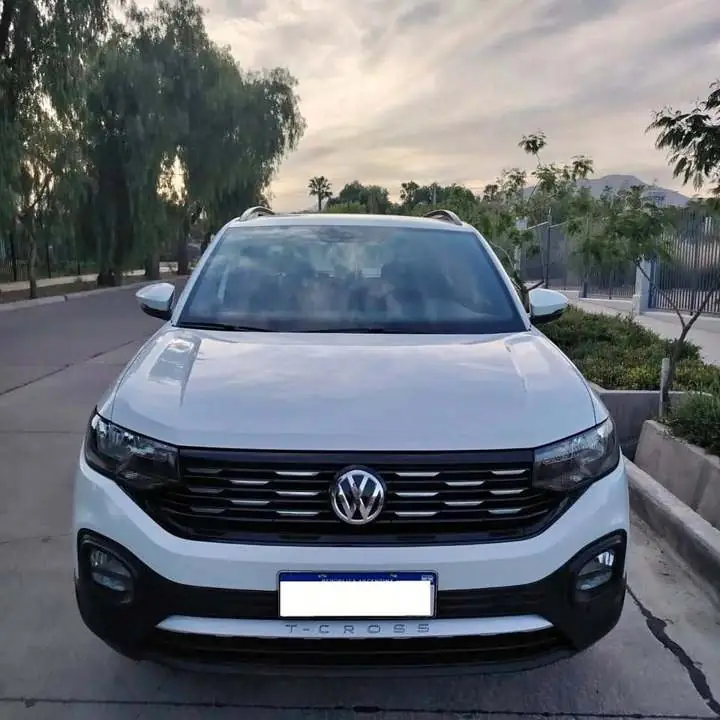 Vendo o permuto! Volkswagen Tcross 1.0 200Tsi. Comfortline At. 57500km. 2022. Tomo vehículo USADO