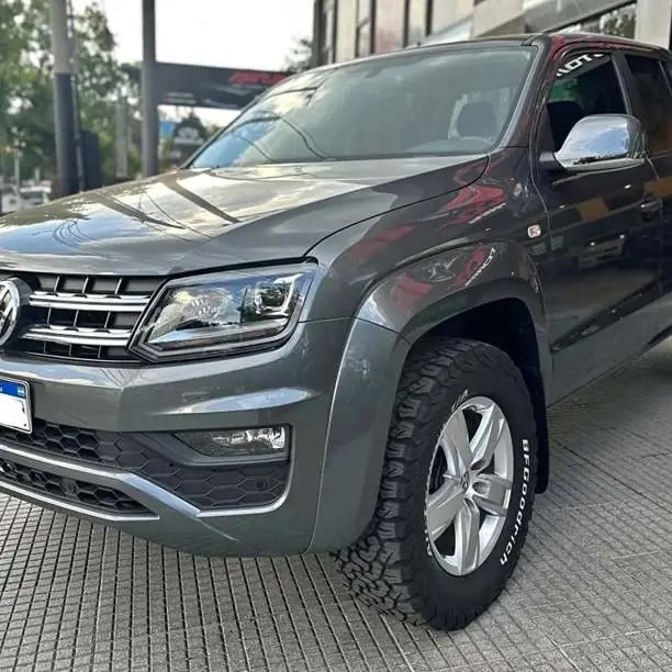 Vendo o permuto! Amarok 2.0 CD Highline Pack 180Cv 4x2 At. 40000 km. 2024. Tomo vehículo USADO
