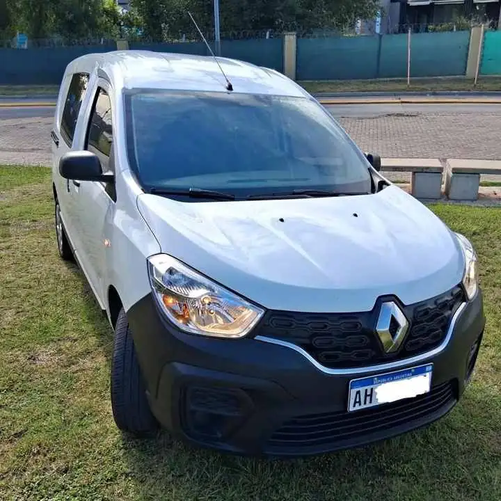 EXCELENTE! Renault Kangoo Express 1.5 Turbo Diesel. Dci L2. 33000 km. 2025. Tomo vehículo USADO