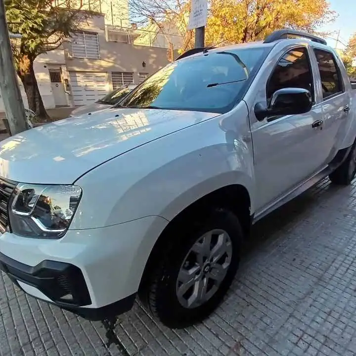 Vendo o permuto Oroch 1.6 1.6 Sce 114 Emotion MT 2wd 2024 como nueva!