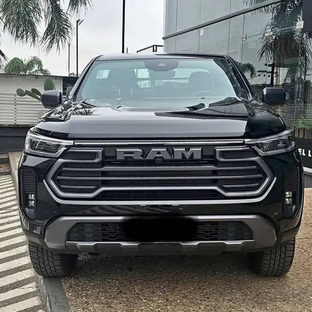 EXCELENTE! RAM Dakota 2.2Td Warlock. 4x4 At8. 5000 km. 2025. Tomo vehículo USADO