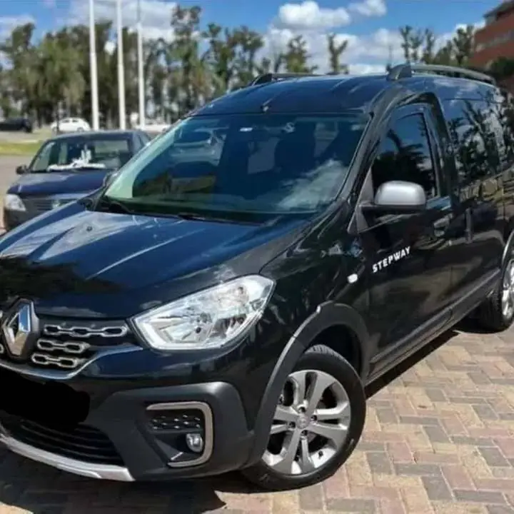 Vendo ya kangoo 1.6 Sce Stepway. 2024 usada como nueva!