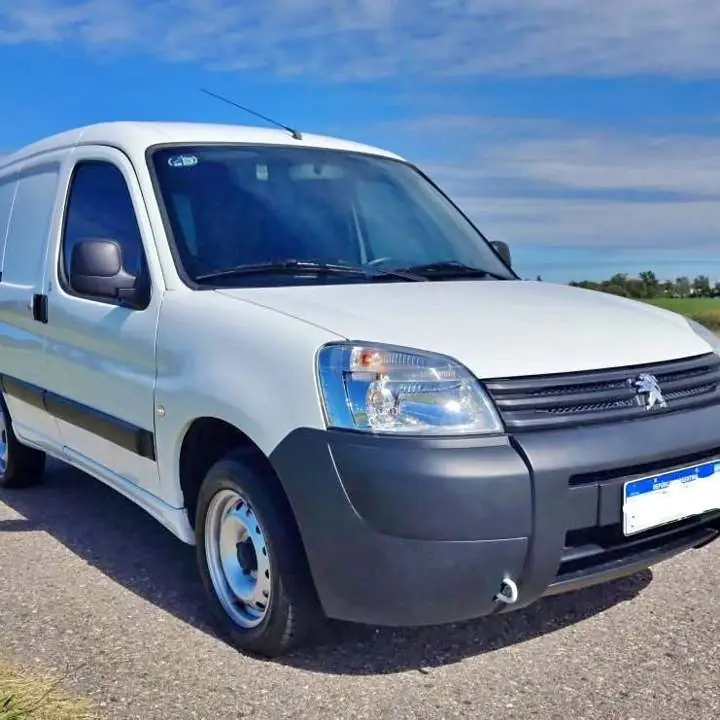 Gran oferta! Peugeot Partner 1.4 Furgón Confort. 42000km. 2024. Tomo USADO